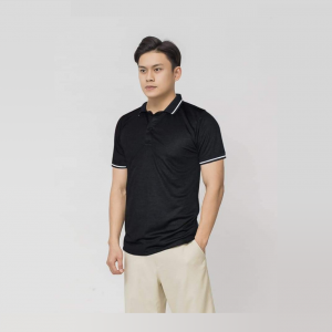 Áo phông màu đen